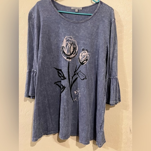 Jess & Jane Tops - JESS & JANE Tunic Top Blue Mineral Wash Floral Graphic Bell Sleeve-Size XL